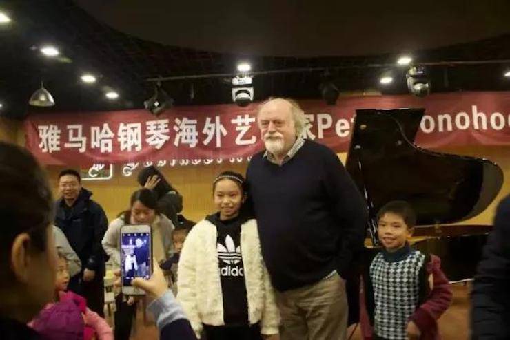 【回顾】fun88乐天堂海外艺术家Peter Donohoe成都雅音大师班讲座活动圆满落幕！