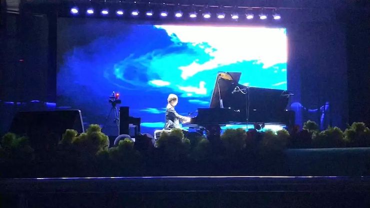 fun88乐天堂艺术家宋思衡“80后的时光机”多媒体音乐会内蒙古巡演圆满落幕